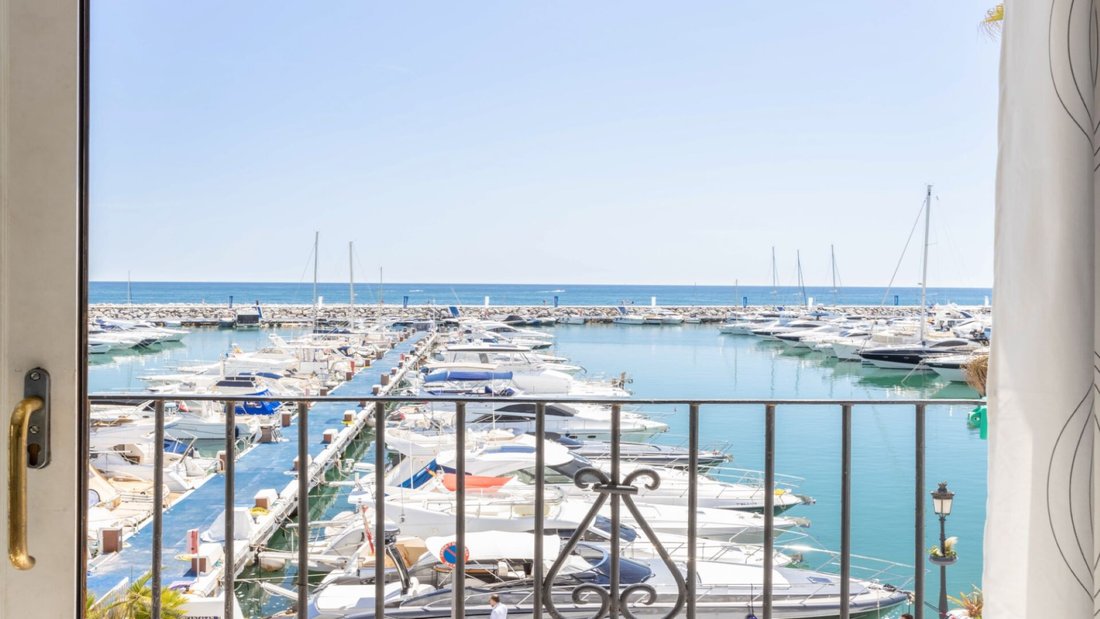Penthouse in Puerto Banus, Marbella, Spain 1 - 14709604