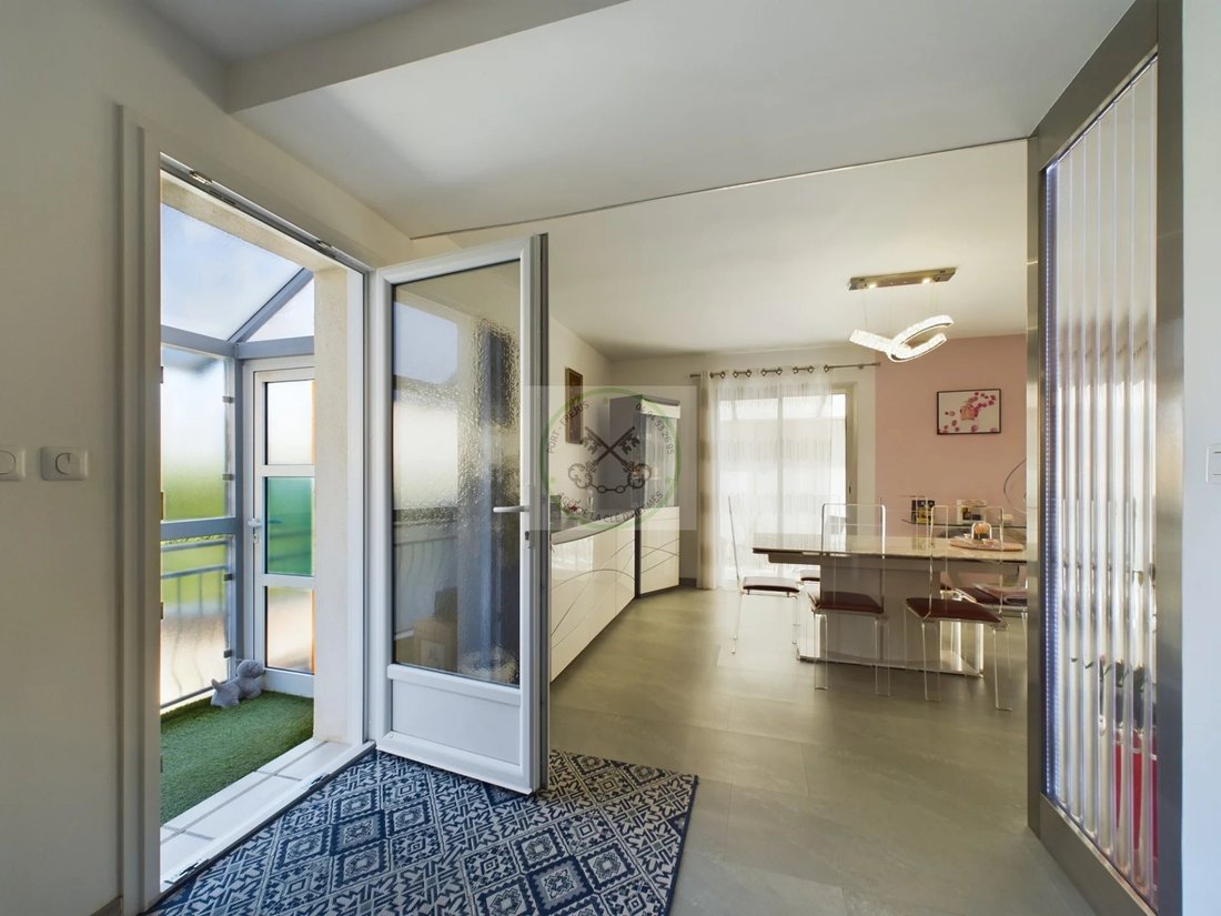 Fréjus House In Fréjus, Provence Alpes Côte D'azur, France For Sale