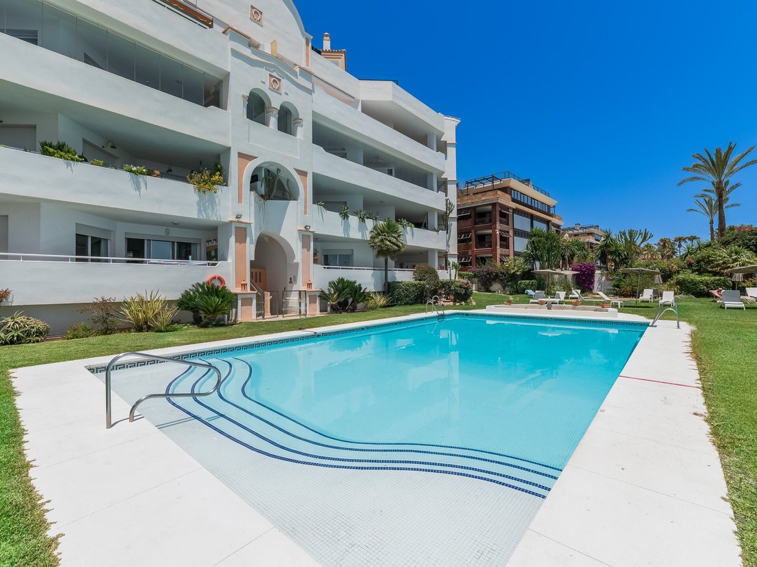 Apartment in Puerto Banus, Marbella, Spain 2 - 14710060