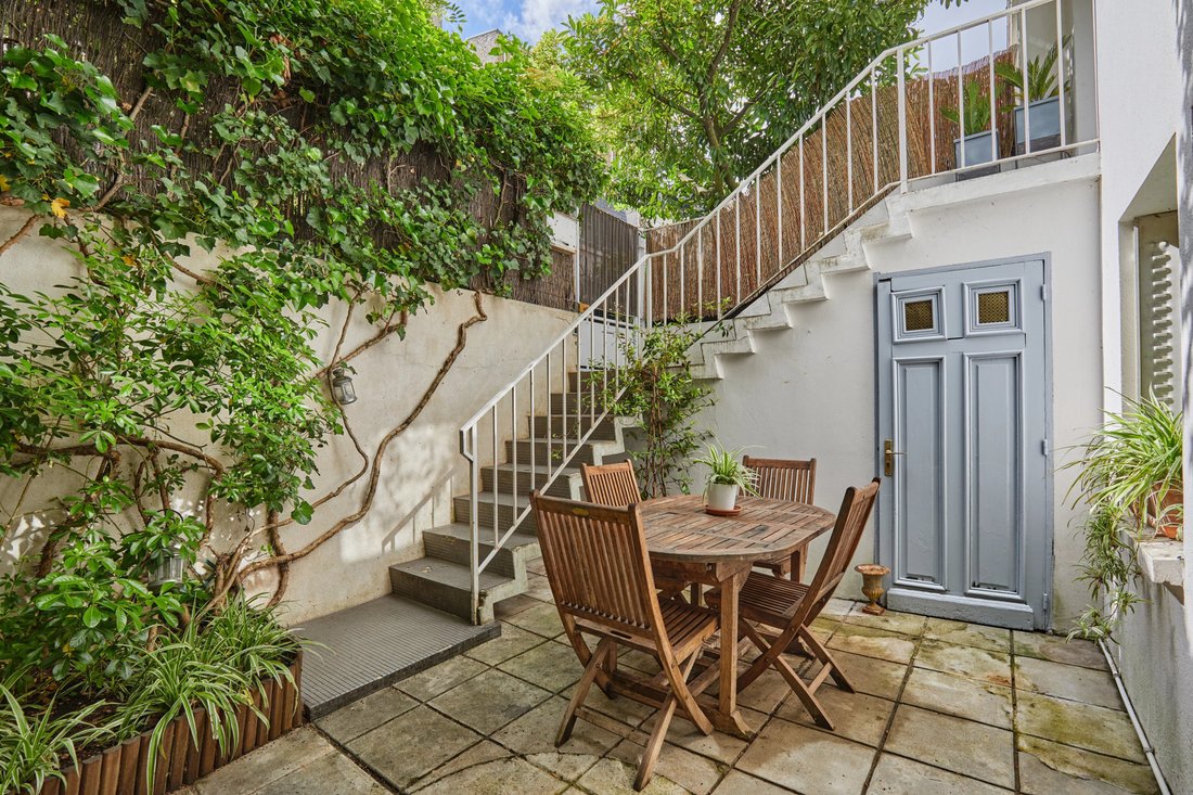 Paris 16th District A 5 Bed Family Home With Terraces In Paris