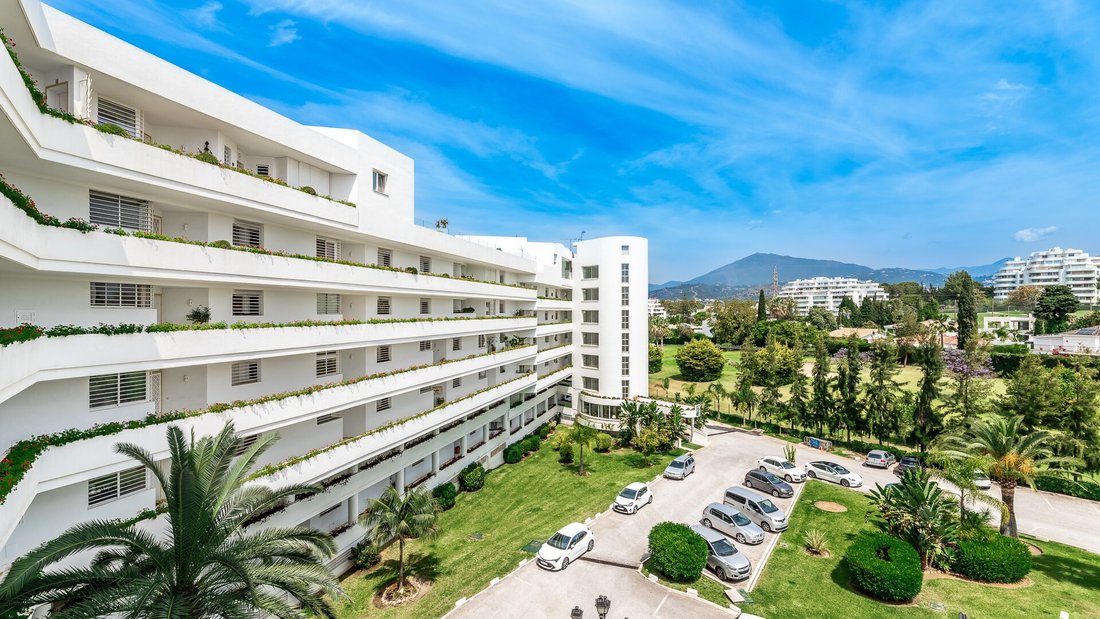 Apartment in Guadalmina Alta, San Pedro de Alcantara, Spain 3 - 14709980