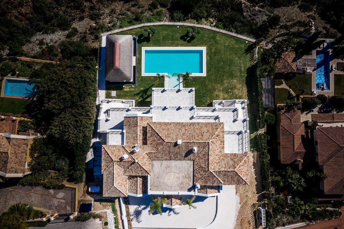 Villa in El Madroñal, Benahavis, Spain 3 - 14710070