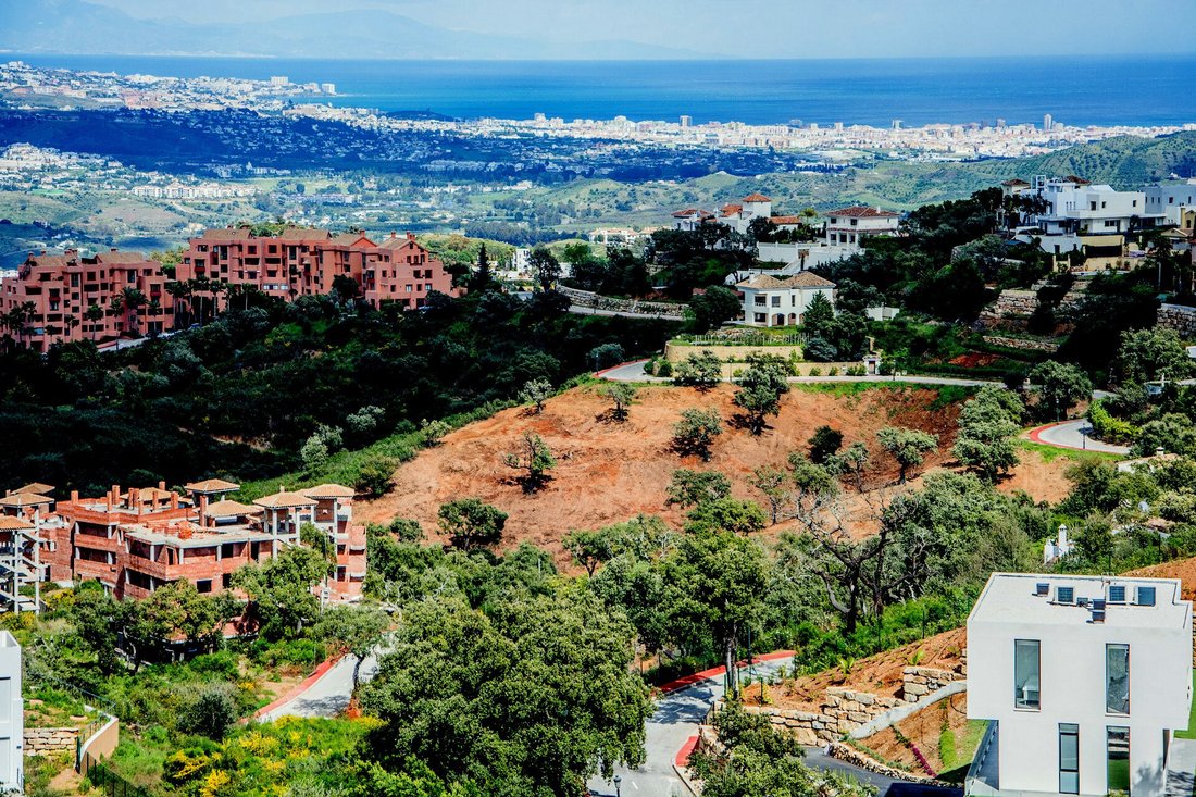 Land in Elviria-Cabopino, Marbella, Spain 2 - 14709554