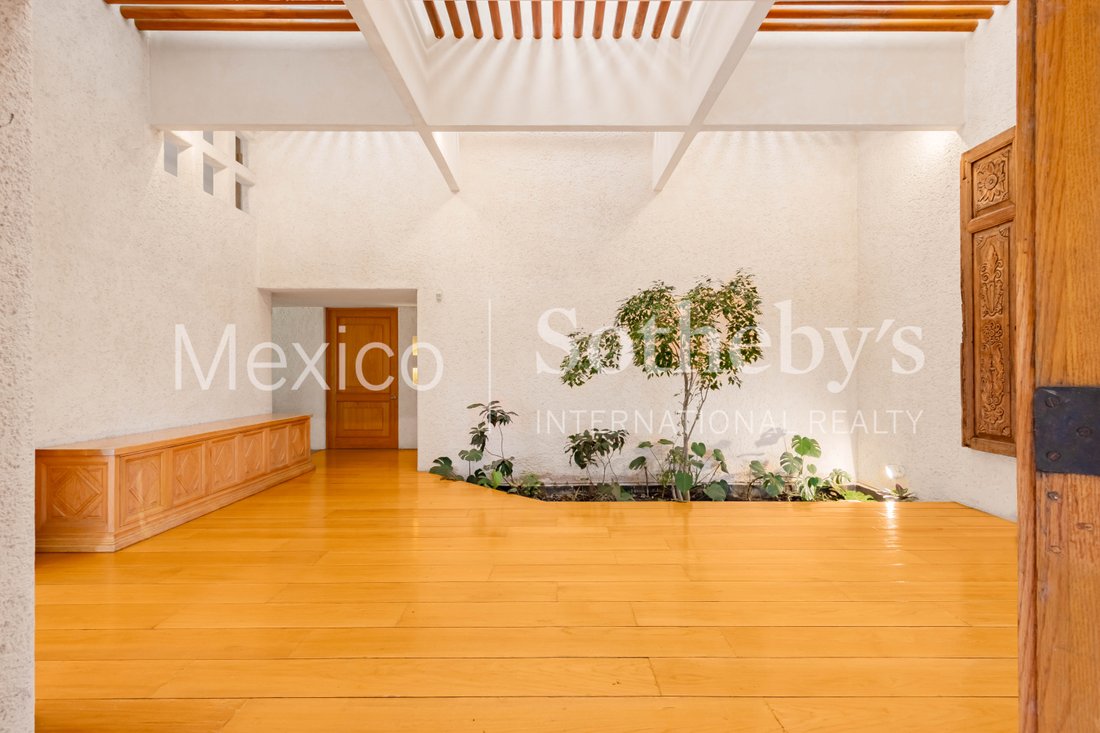 Casa Carpatos In Mexico City, Mexico For Sale (14710278)