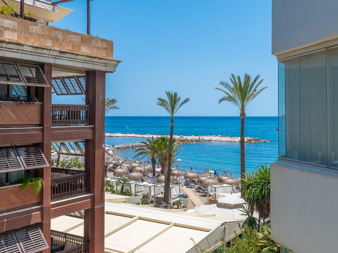 Apartment in Puerto Banus, Marbella, Spain 1 - 14710060