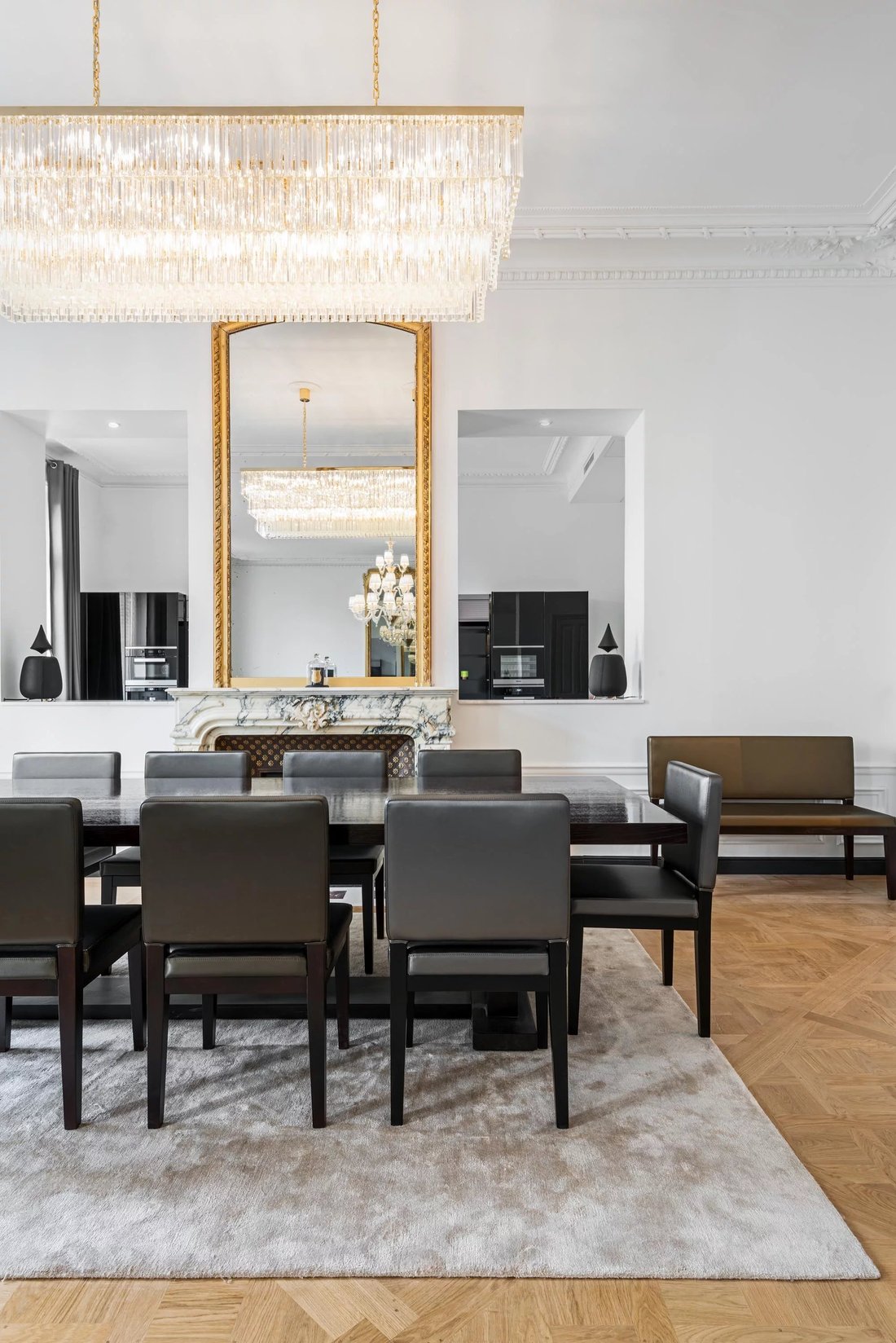 Paris 7th District A Magnificent 4 Bed Apartment In Paris, France For