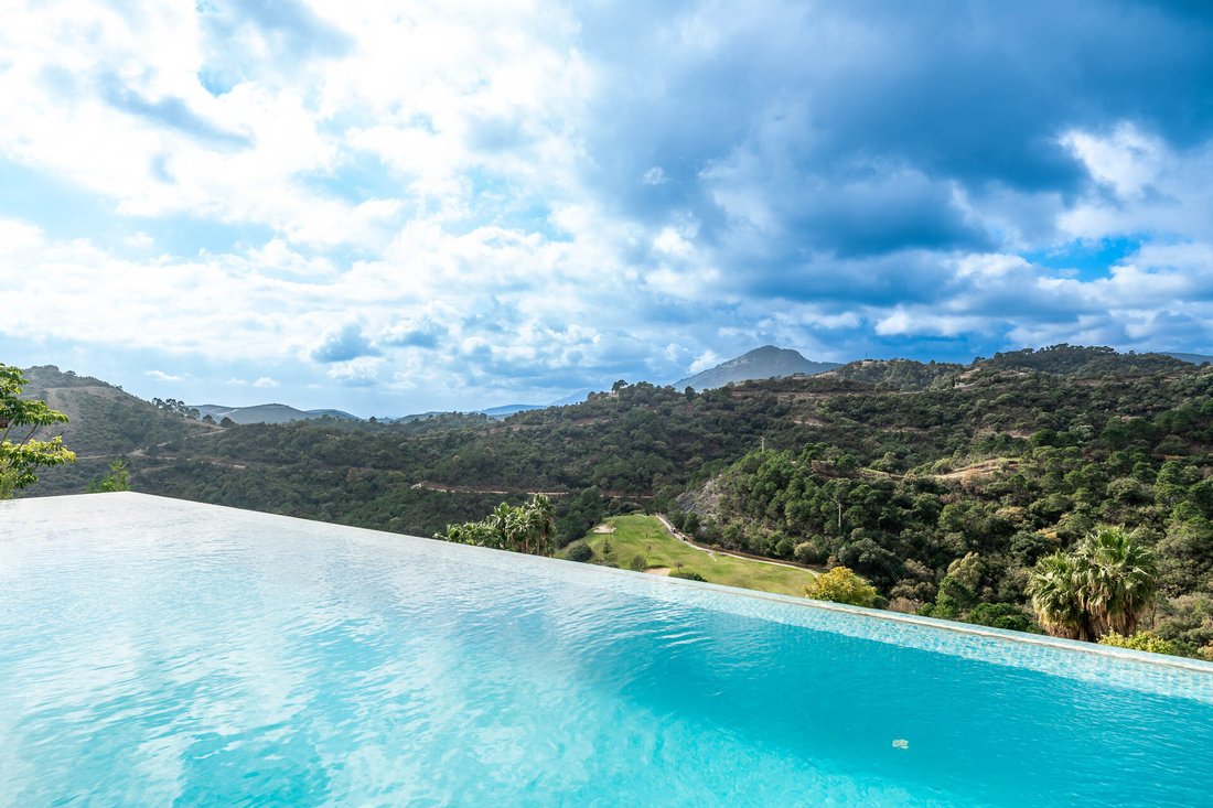Villa in Benahavis, Andalusia, Spain 2 - 14709693