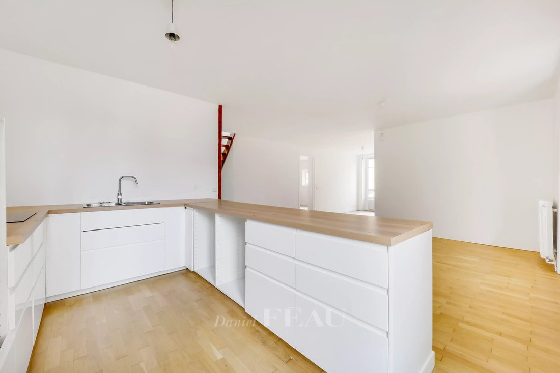 Versailles A 4 Bed Apartment In Versailles, France For Sale (14681244)