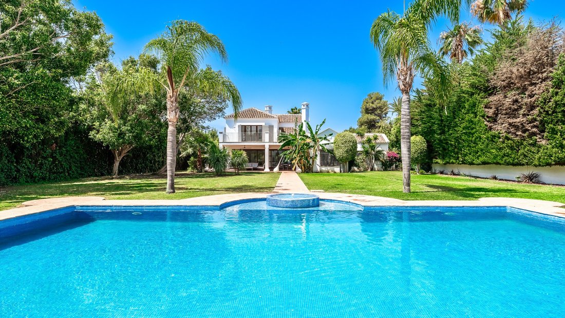 Villa in Guadalmina Alta, San Pedro de Alcantara, Spain 1 - 14709989