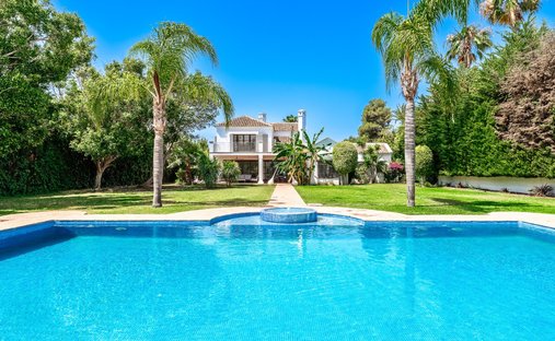 Villa in Guadalmina Alta, San Pedro de Alcantara, Spain 1