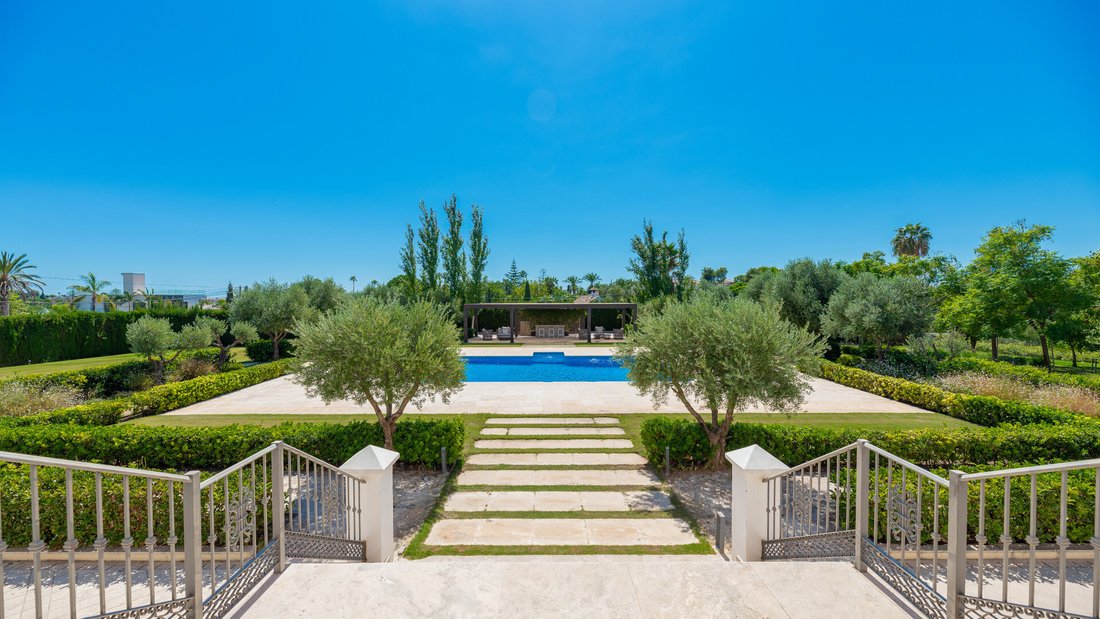 Villa in Guadalmina Alta, San Pedro de Alcantara, Spain 3 - 14709651