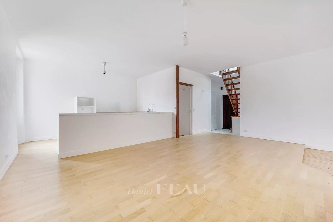 Versailles A 4 Bed Apartment In Versailles, France For Sale (14681244)