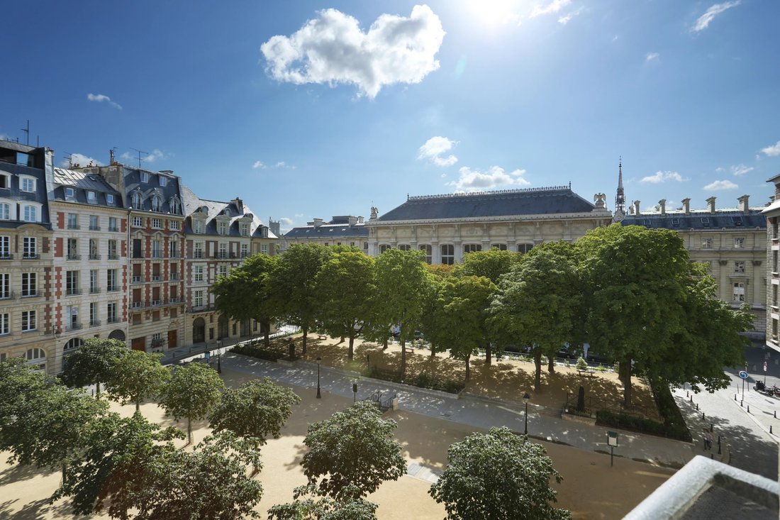 Paris,île De France,France In Paris, France For Sale (14395497)