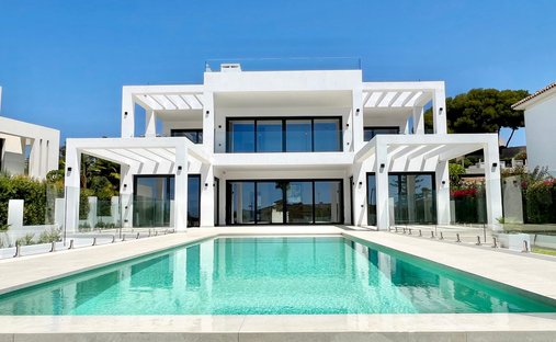 Villa in Elviria-Cabopino, Marbella, Spain 1