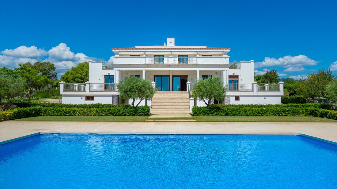Villa in Guadalmina Alta, San Pedro de Alcantara, Spain 1 - 14709651