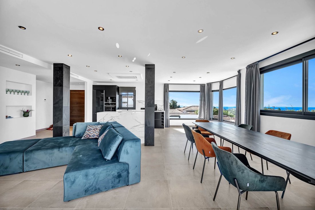 Villa in Elviria-Cabopino, Marbella, Spain 5 - 14710015
