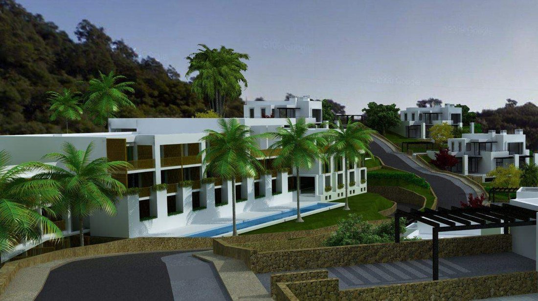 Land in Elviria-Cabopino, Marbella, Spain 4 - 14709523
