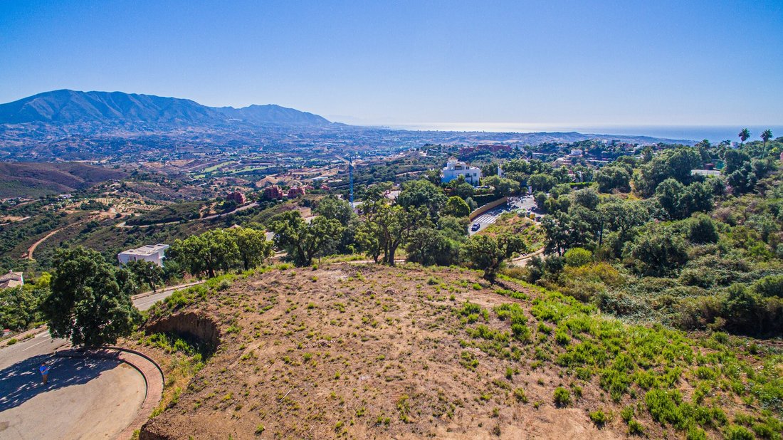 Land in Elviria-Cabopino, Marbella, Spain 3 - 14709602