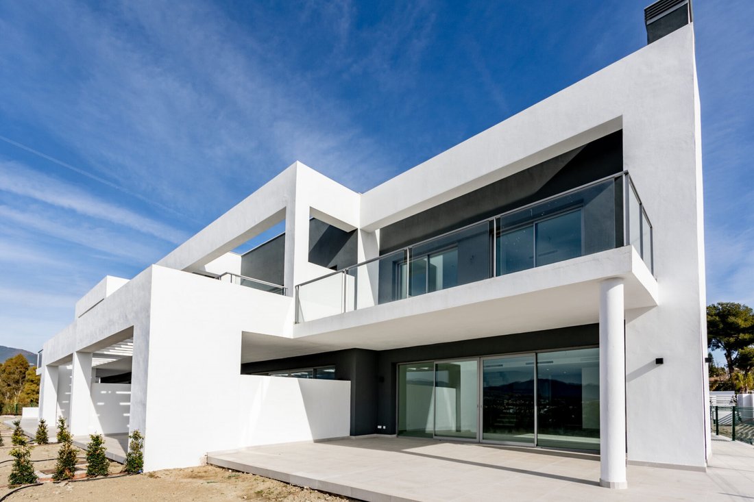 House in Guadalmina Alta, San Pedro de Alcantara, Spain 2 - 14709941