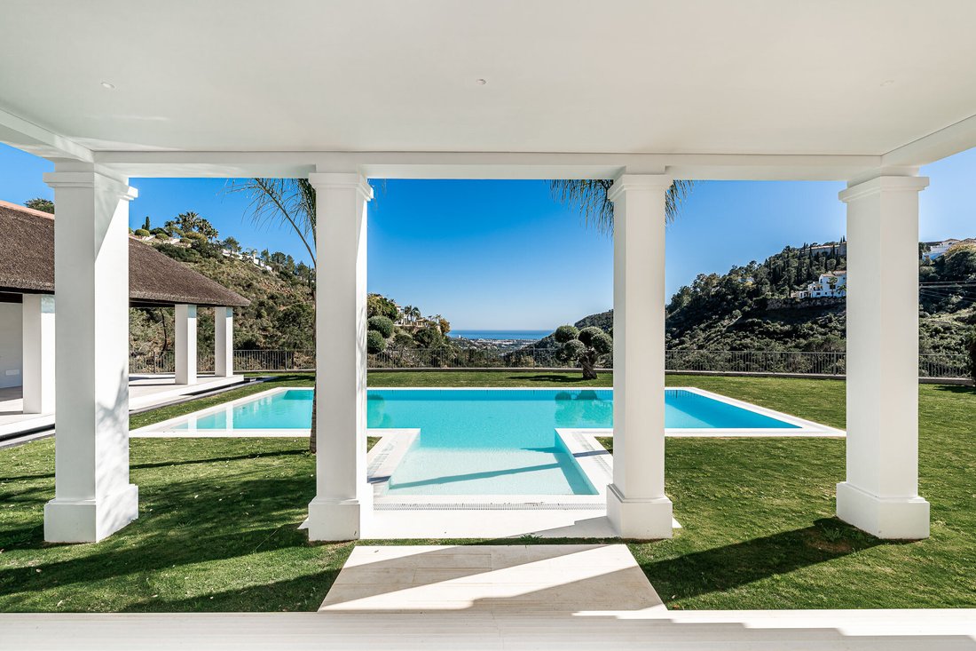 Villa in El Madroñal, Benahavis, Spain 2 - 14710070