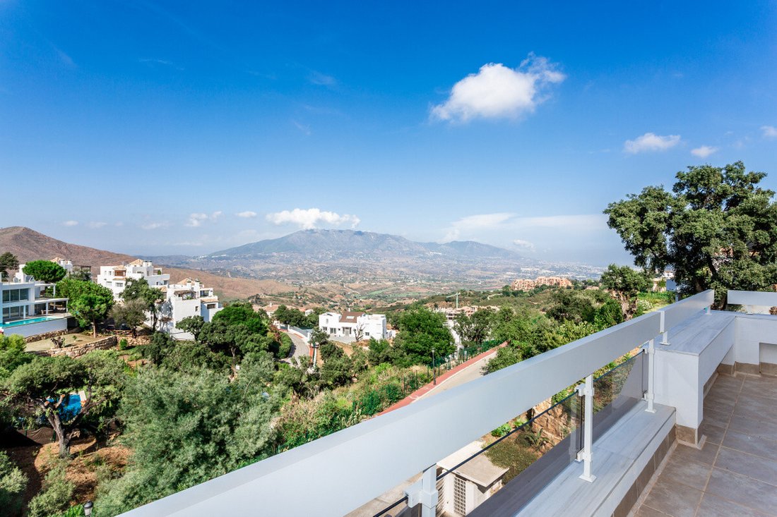 Villa in Elviria-Cabopino, Marbella, Spain 2 - 14709520