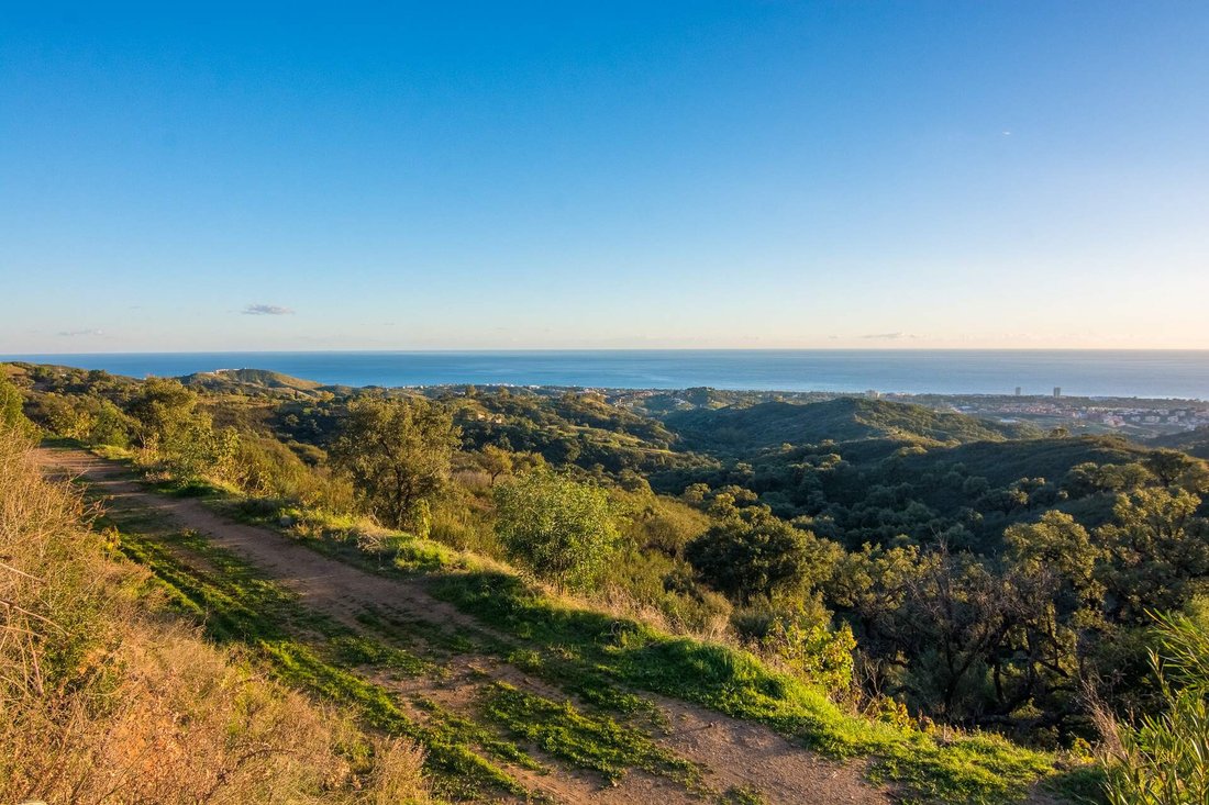 Land in Elviria-Cabopino, Marbella, Spain 2 - 14709523