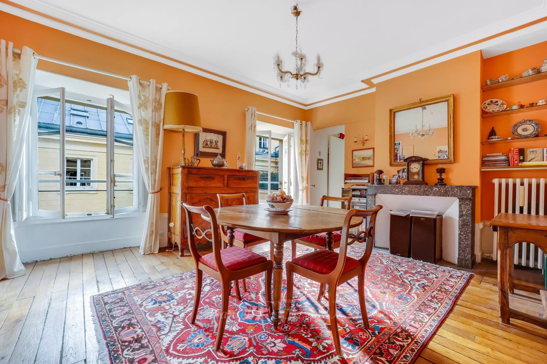 Versailles An Elegant 3/4 Bed Apartment In Versailles, France For