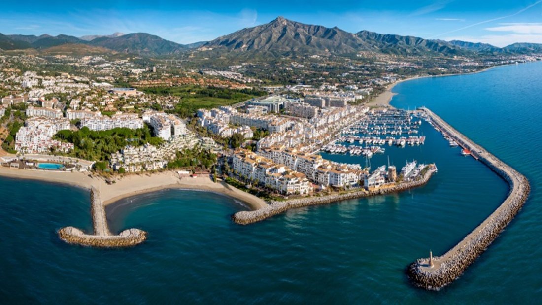 Apartment in Puerto Banus, Marbella, Spain 4 - 14709609