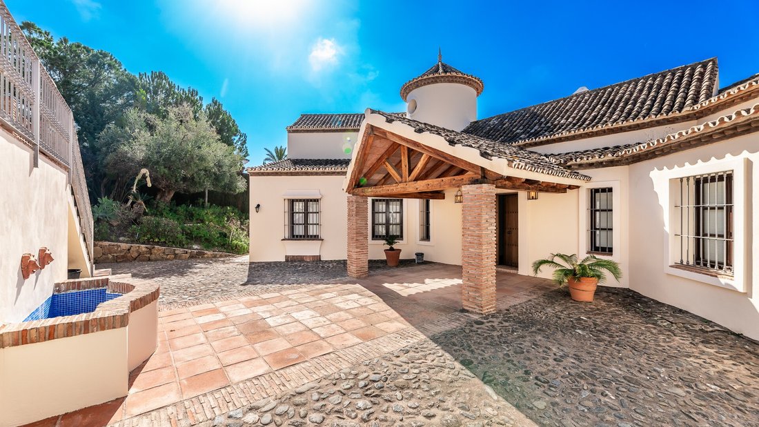 Villa in El Paraíso, Benahavis, Spain 3 - 14709895