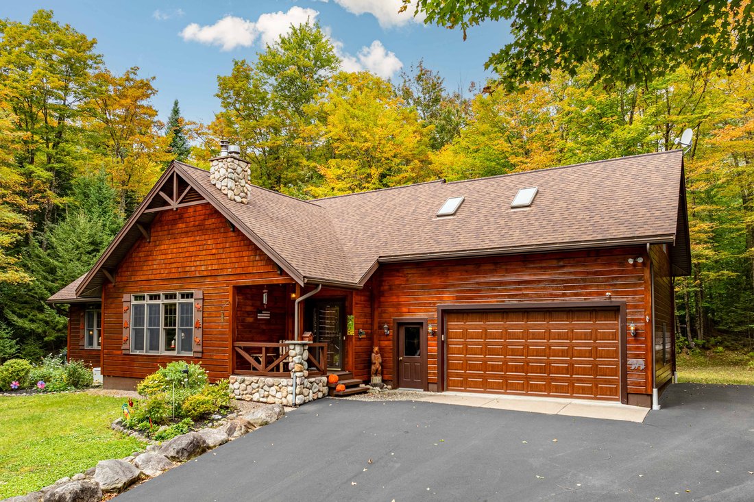 17 Uncas Rd, Inlet, Ny, 13360 In Inlet, New York, United States For