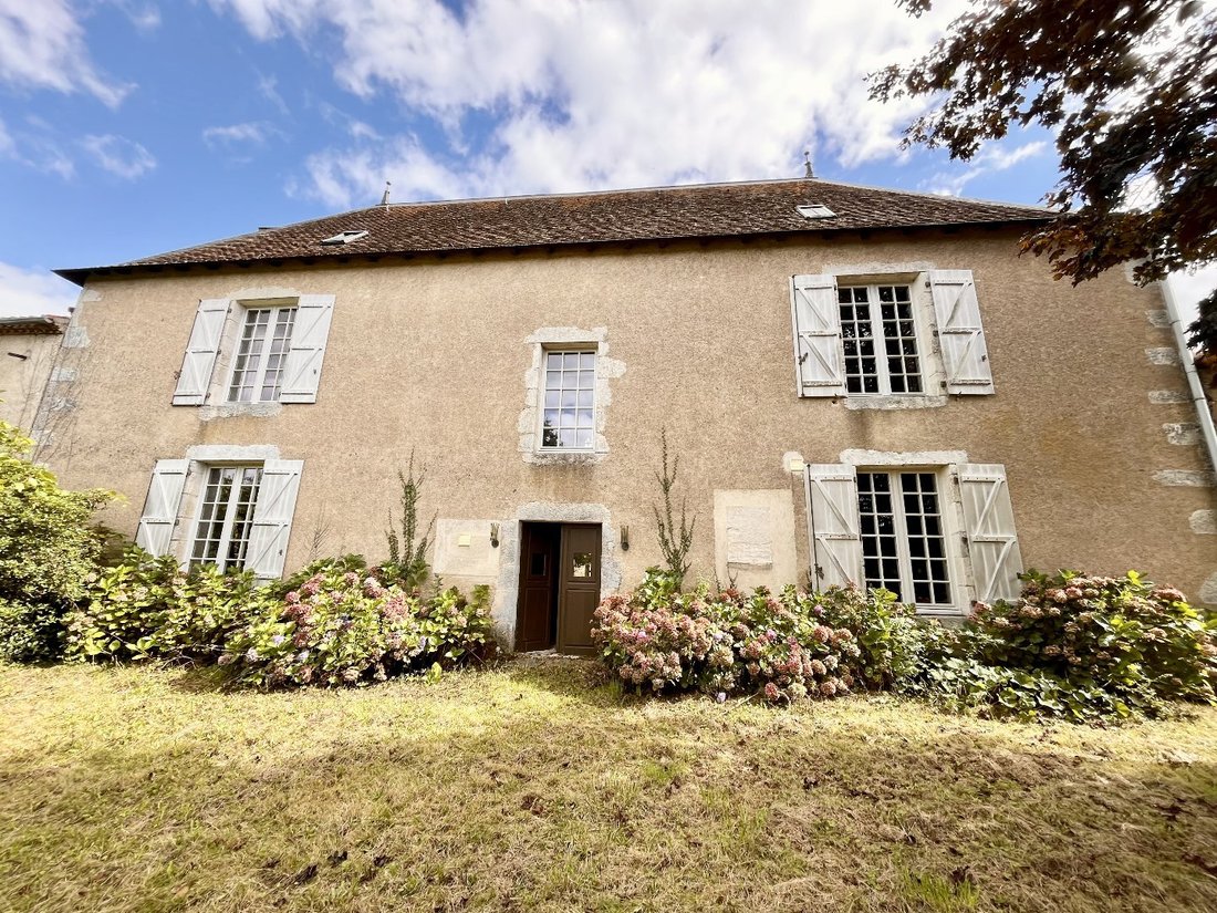 House in Luchapt, Nouvelle-Aquitaine, France 2 - 14710875