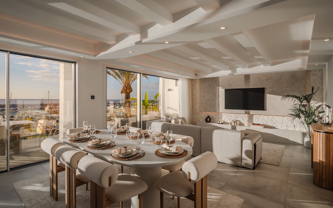 Penthouse in Puerto Banus, Marbella, Spain 1 - 14709894