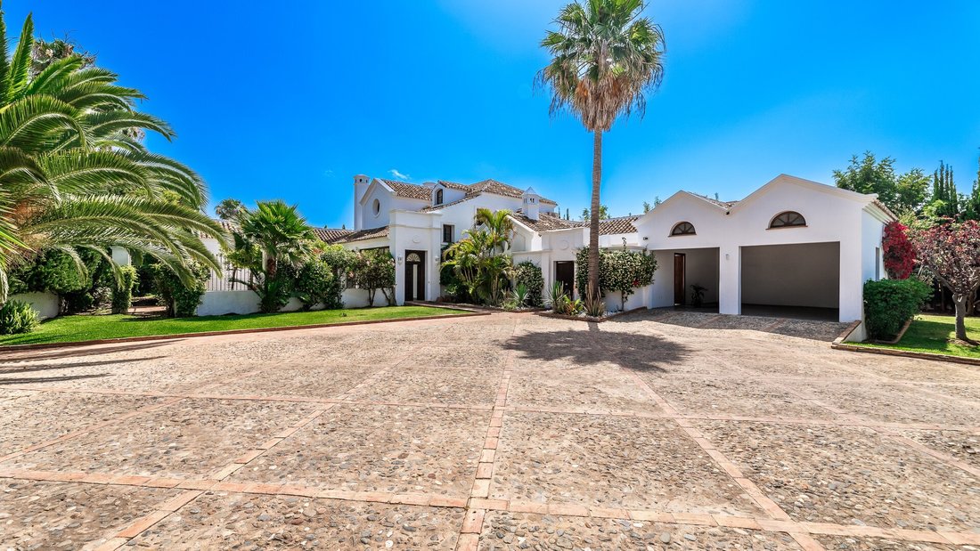 Villa in Guadalmina Alta, San Pedro de Alcantara, Spain 3 - 14709989