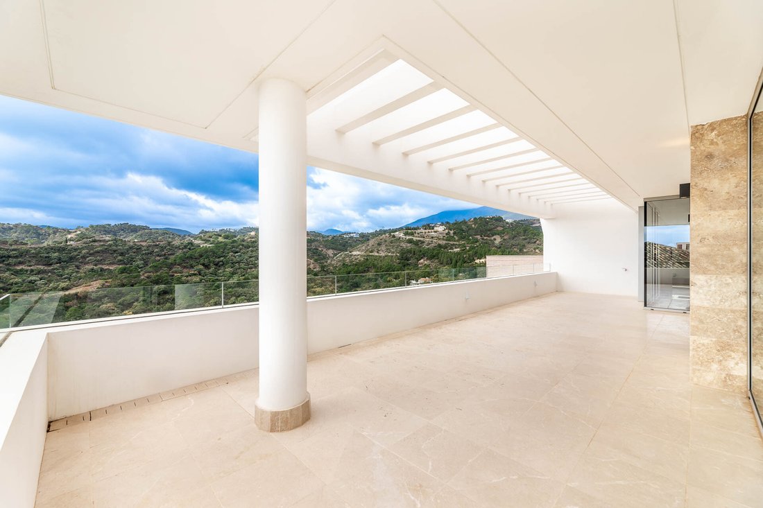 Villa in Benahavis, Andalusia, Spain 1 - 14709693