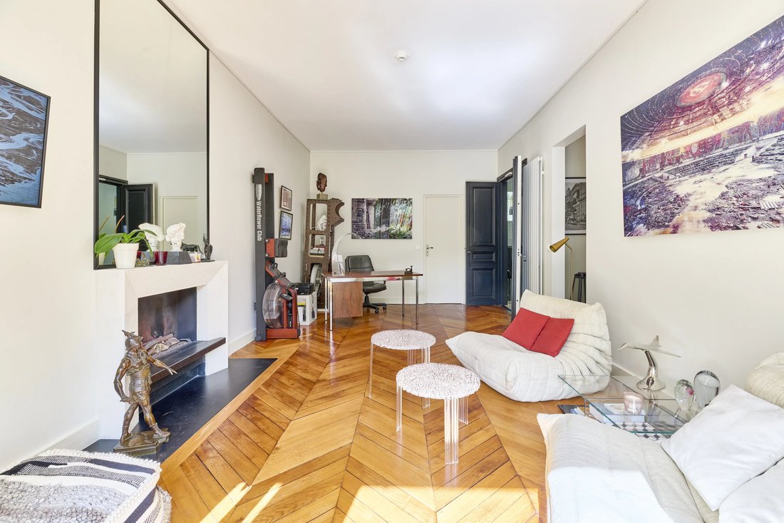 Paris 16th District A Superb 4 Bed Family Home In Paris, France For