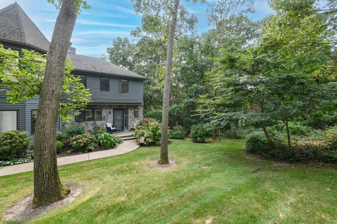 291 E Highland Avenue In Atlantic Highlands, New Jersey, United States