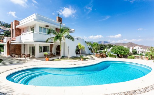 Villa in Elviria-Cabopino, Marbella, Spain 1