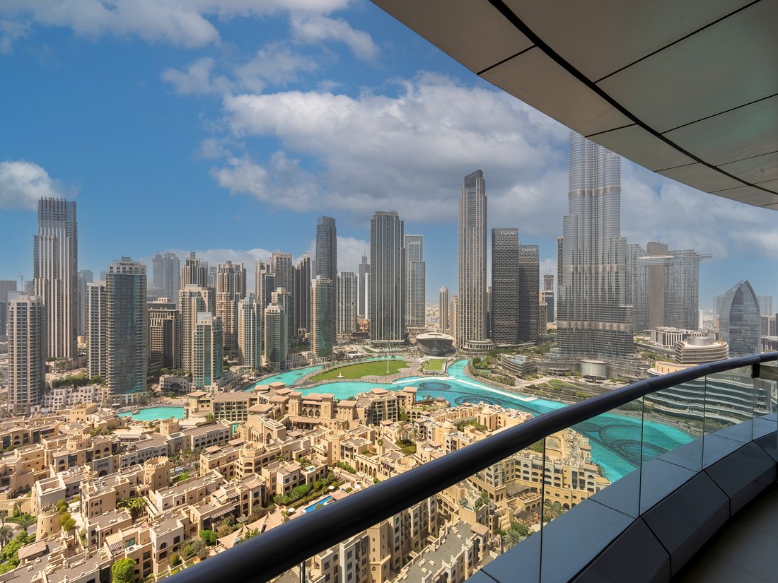 Apartment in Burj Khalifa Lake, Downtown Dubai, Dubai 1 - 14712010