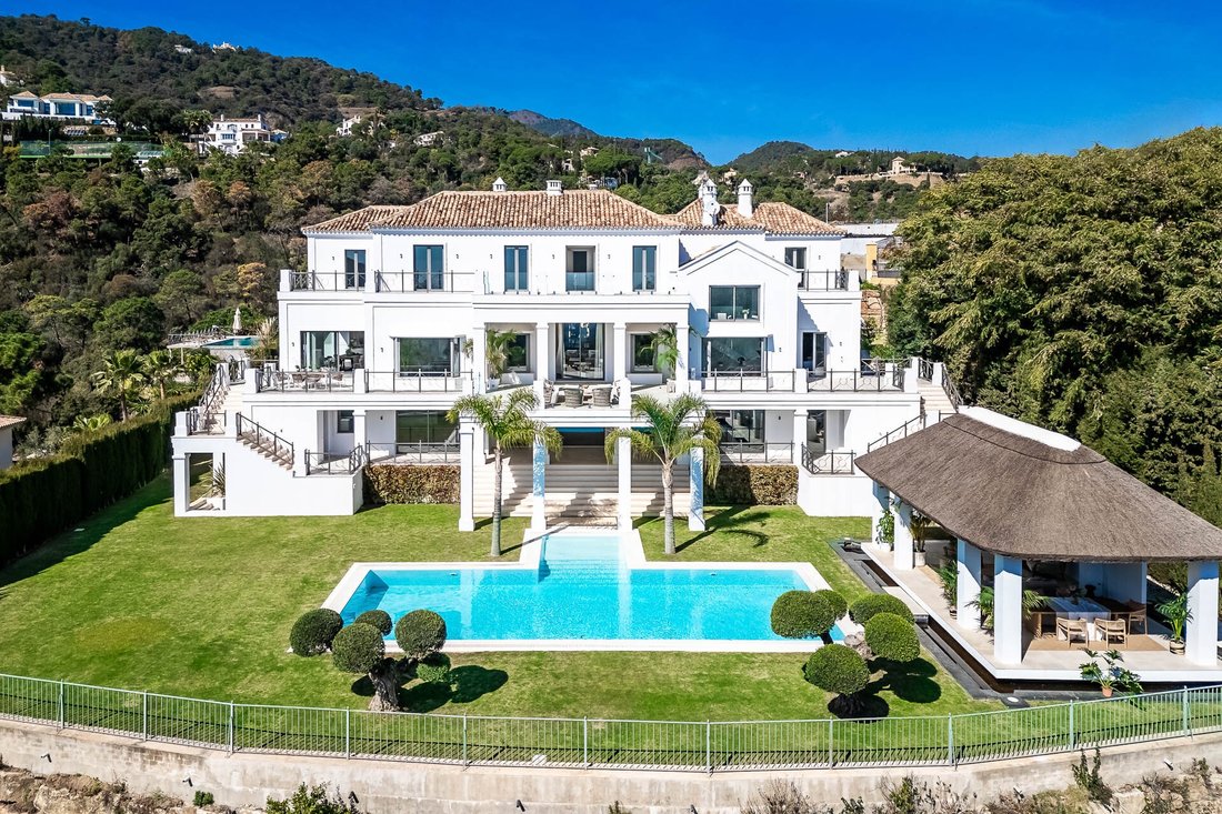 Villa in El Madroñal, Benahavis, Spain 1 - 14710070