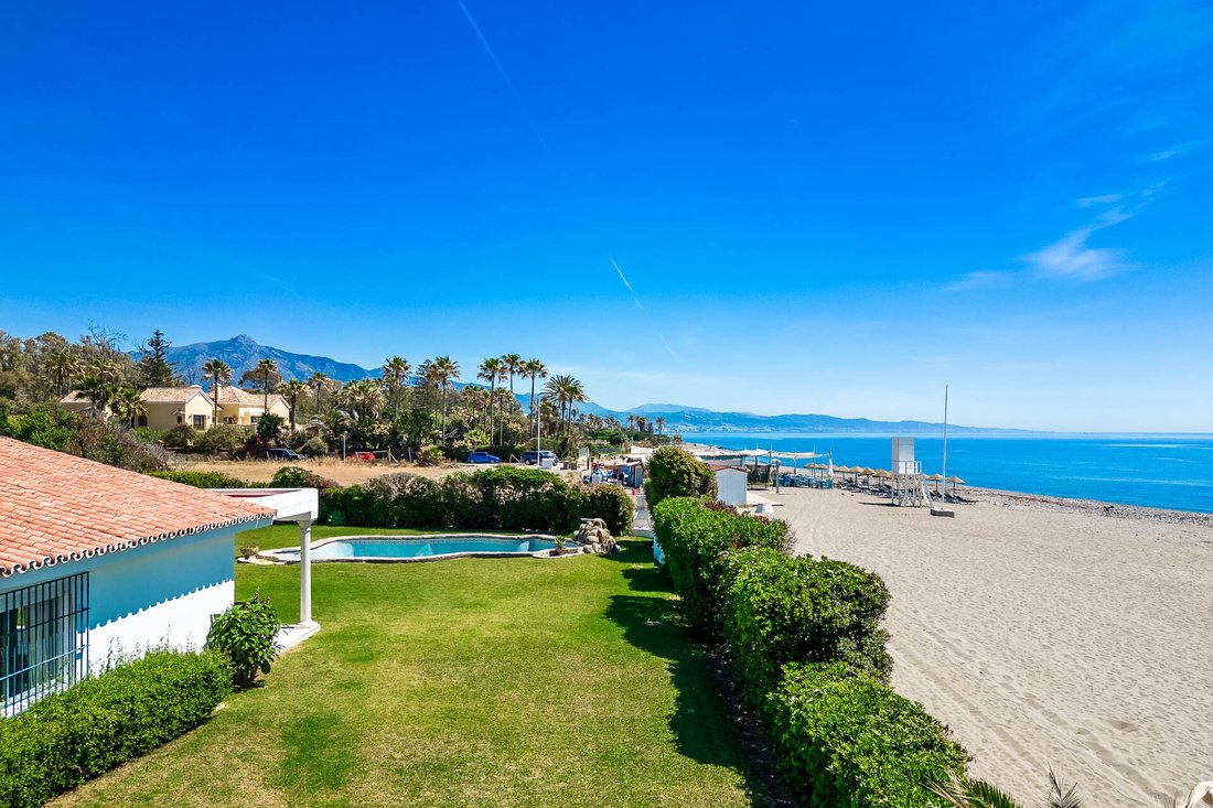 Villa in Guadalmina Baja, San Pedro de Alcantara, Spain 1 - 14709748