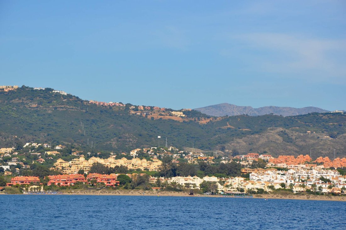 Land in Elviria-Cabopino, Marbella, Spain 1 - 14709523