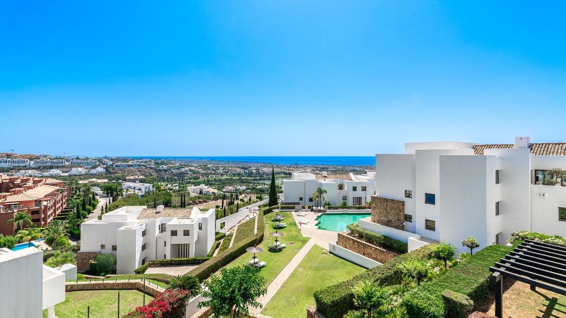 Penthouse in Benahavis, Andalusia, Spain 4 - 14710040