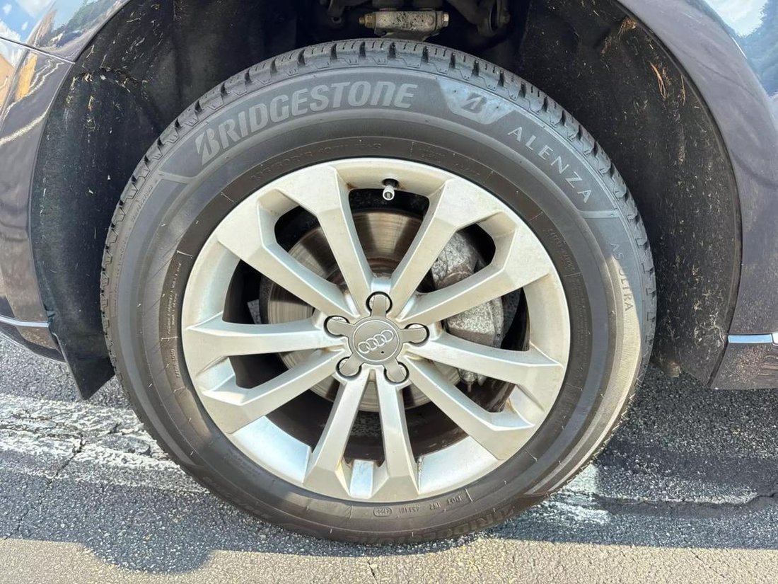 Suv in Canton, MA, United States 5 - 13310490