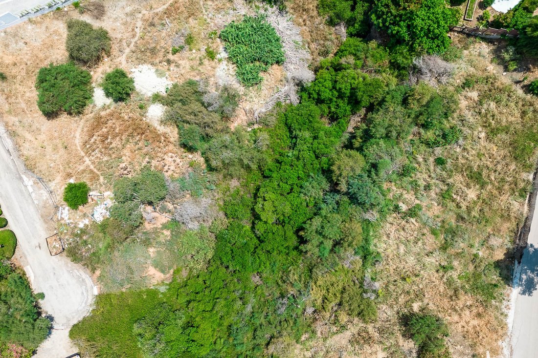Land in El Paraíso, Benahavis, Spain 3 - 14709757