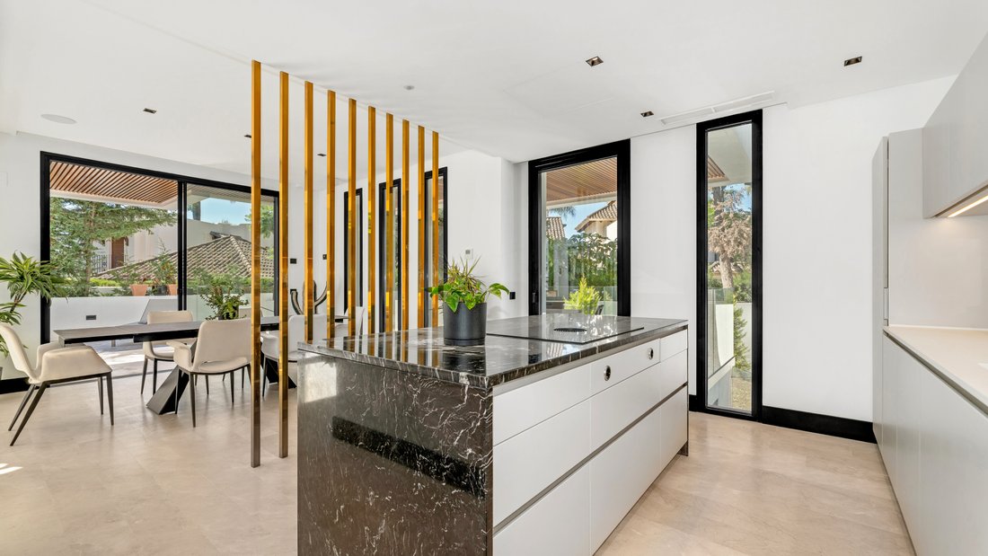Villa in Marbella, Andalusia, Spain 5 - 10608610