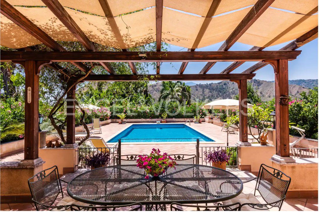 Villa in Taormina, Sicily, Italy 1 - 14710142