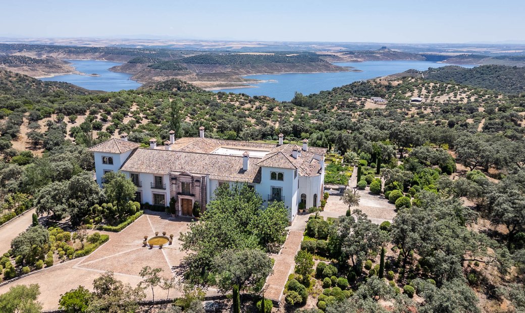 Private Estate Surrounded By The Breña In Almodóvar Del Río, Andalusia