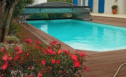 Castle for Sale in Le Gua, Nouvelle-Aquitaine, France