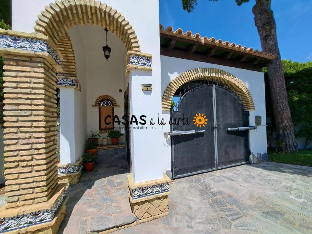 Chalet in Chiclana de la Frontera, Andalusia, Spain 3 - 14715055