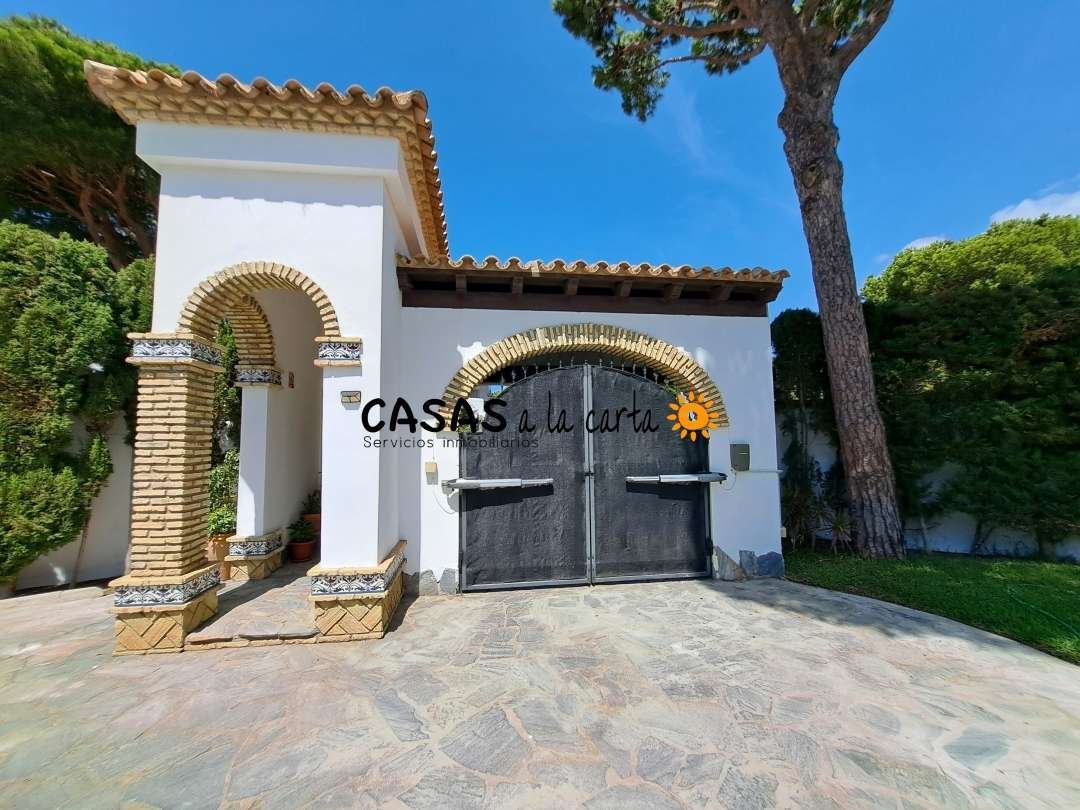 Chalet in Chiclana de la Frontera, Andalusia, Spain 2 - 14715055